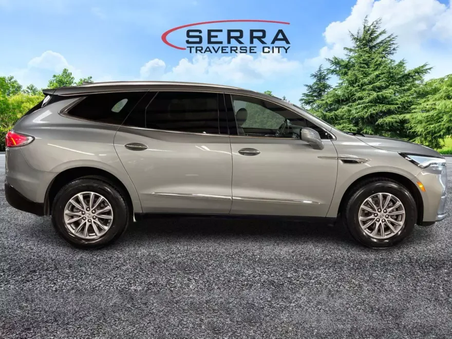 2023 Buick Enclave Essence photo 1