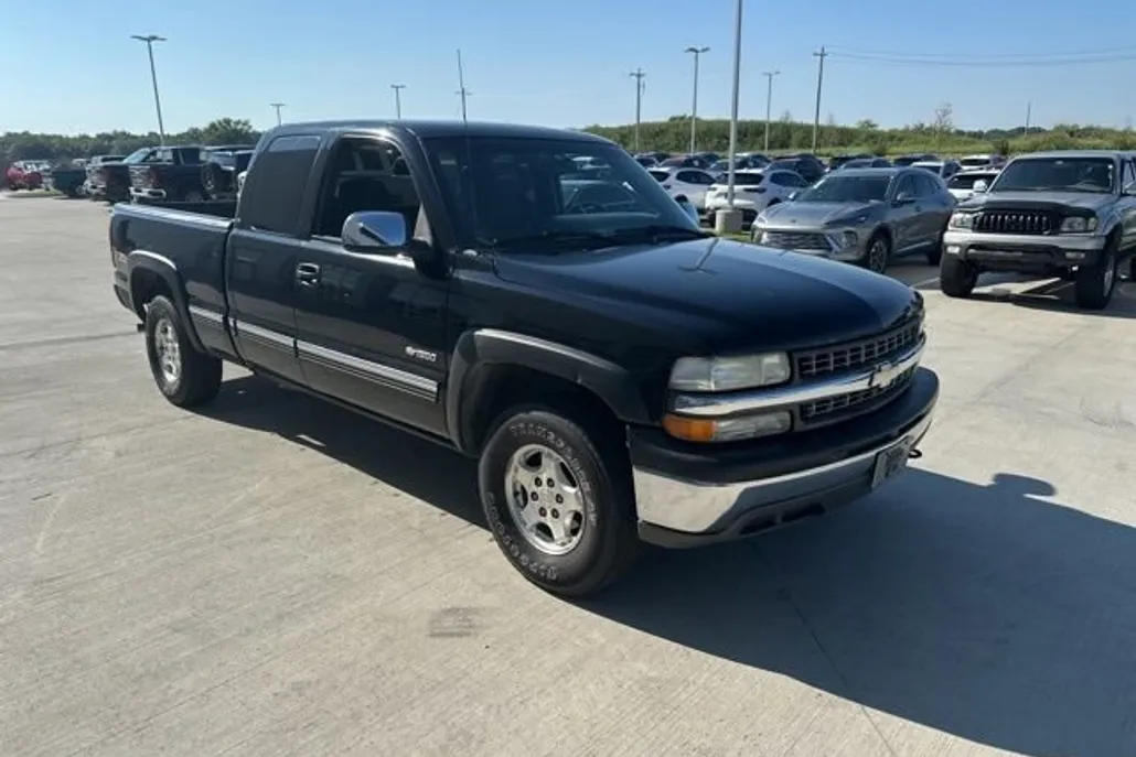 2002 Chevrolet Silverado 1500 photo 1