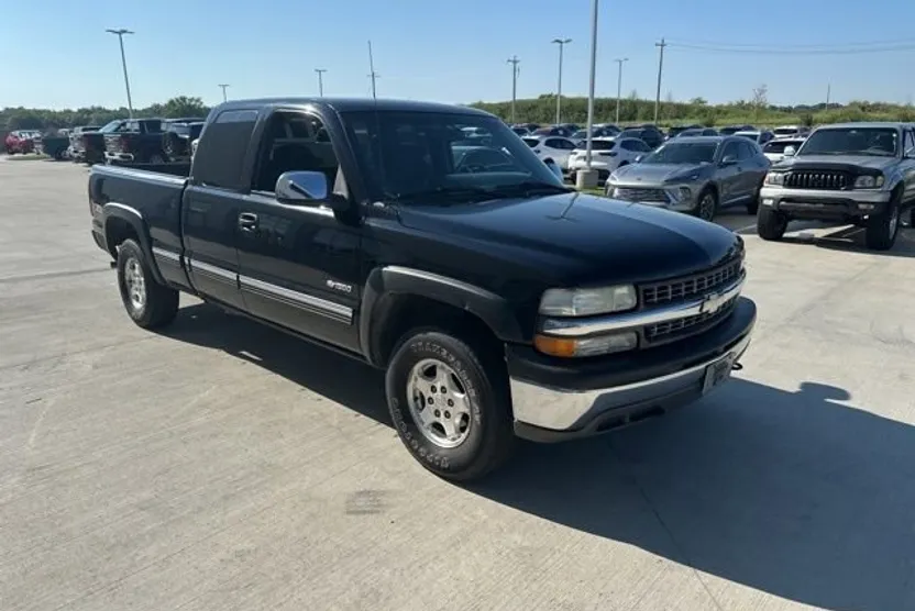 2002 Chevrolet Silverado 1500 photo 1
