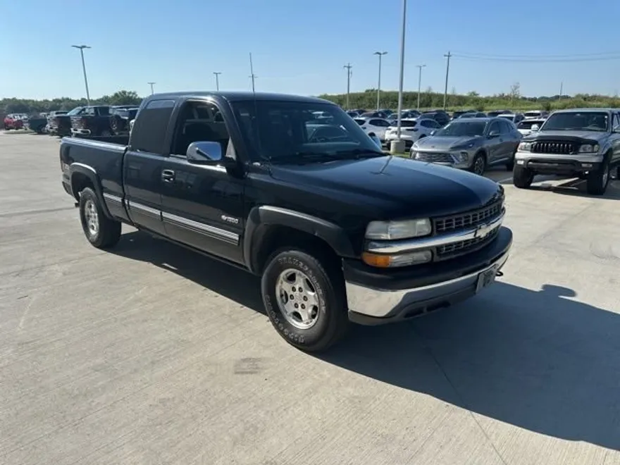 2002 Chevrolet Silverado 1500 photo 1