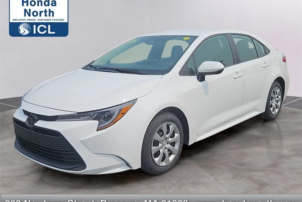 2024 Toyota Corolla LE photo 1