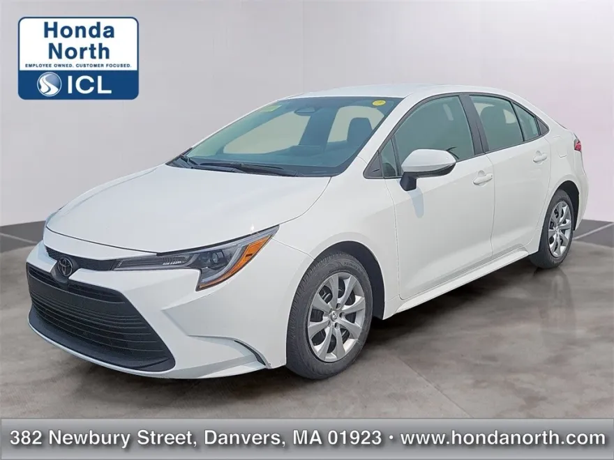 2024 Toyota Corolla LE photo 1