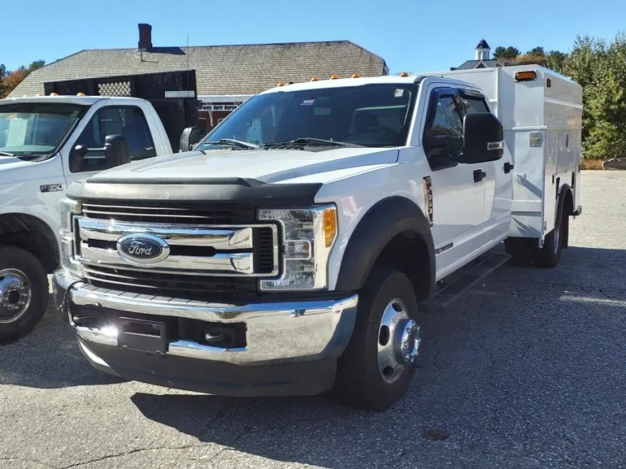 2017 Ford F-350 XLT photo 1