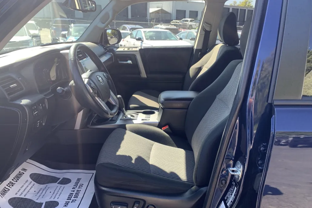 2022 Toyota 4Runner SR5 photo 1