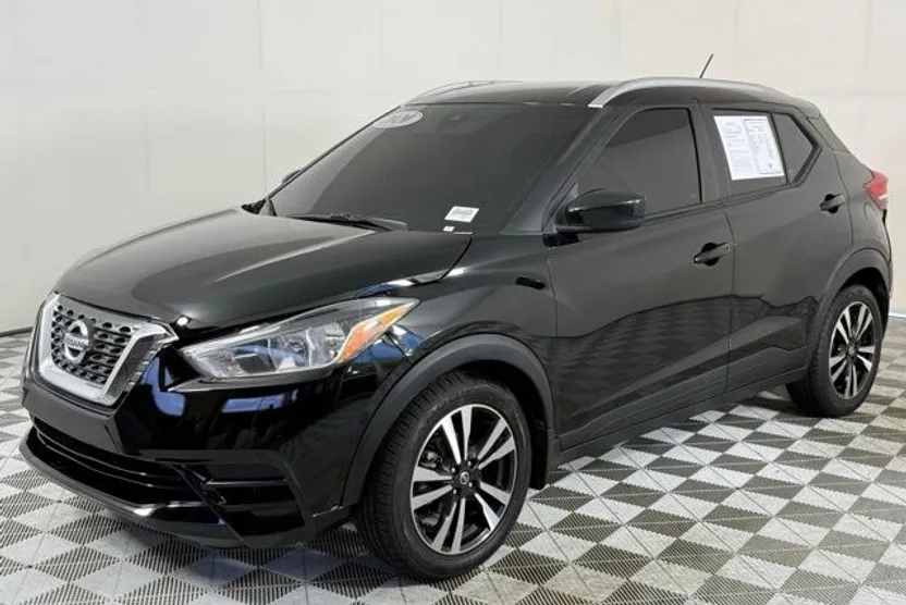 2020 Nissan Kicks SV photo 1