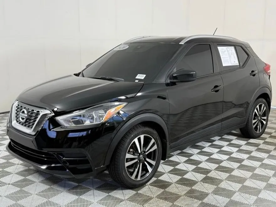 2020 Nissan Kicks SV photo 1