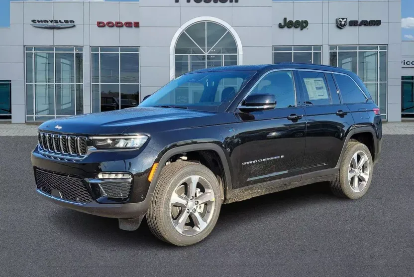 2024 Jeep Cherokee photo 1