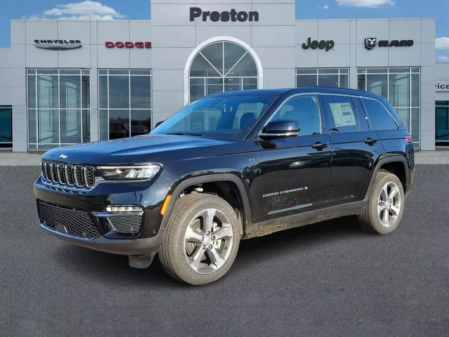 2024 Jeep Cherokee photo 1