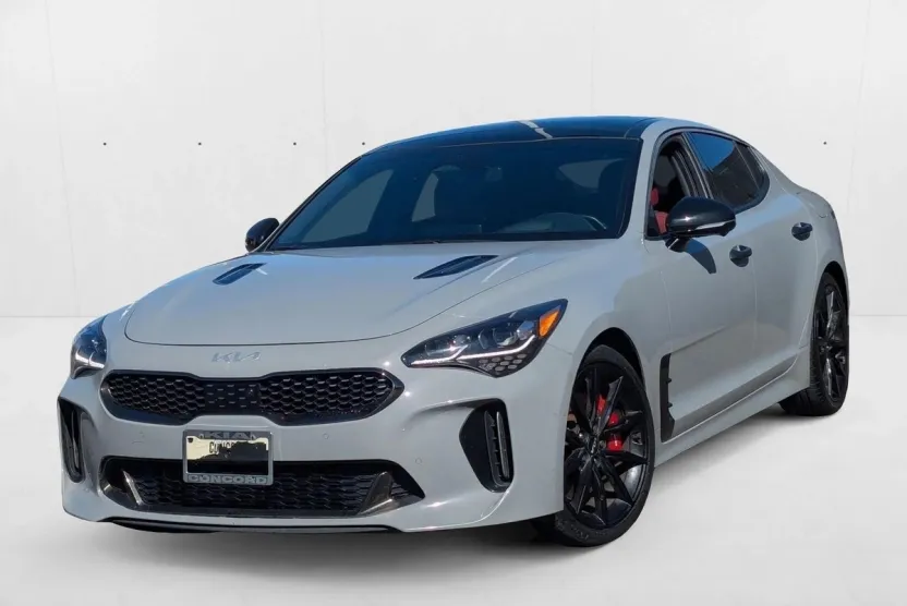 2022 Kia Stinger GT2 photo 1