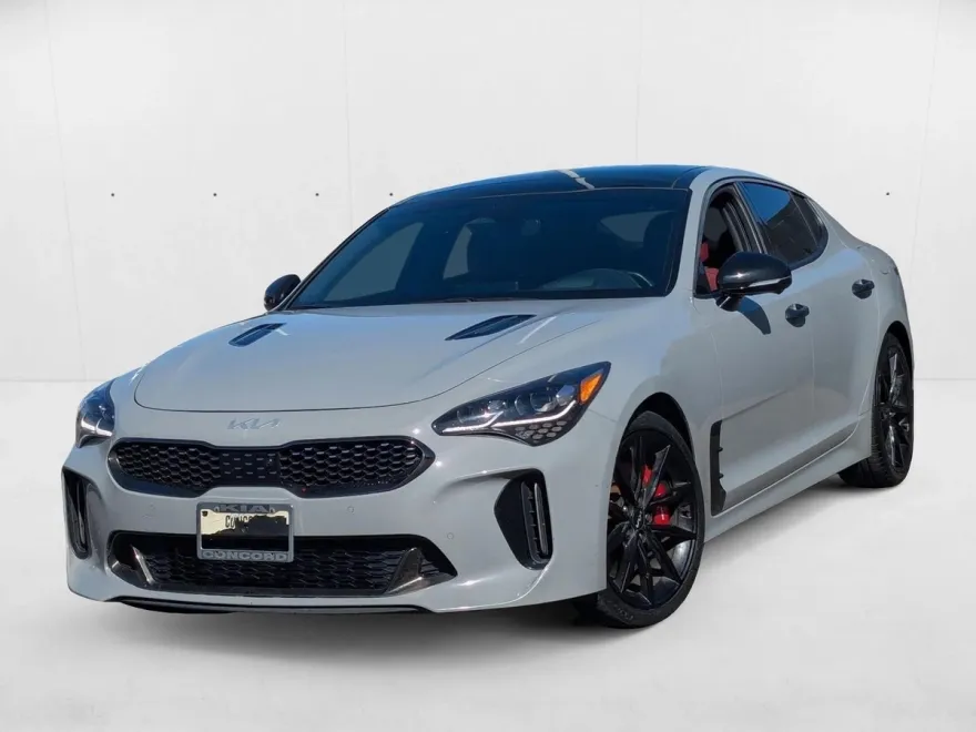2022 Kia Stinger GT2 photo 1