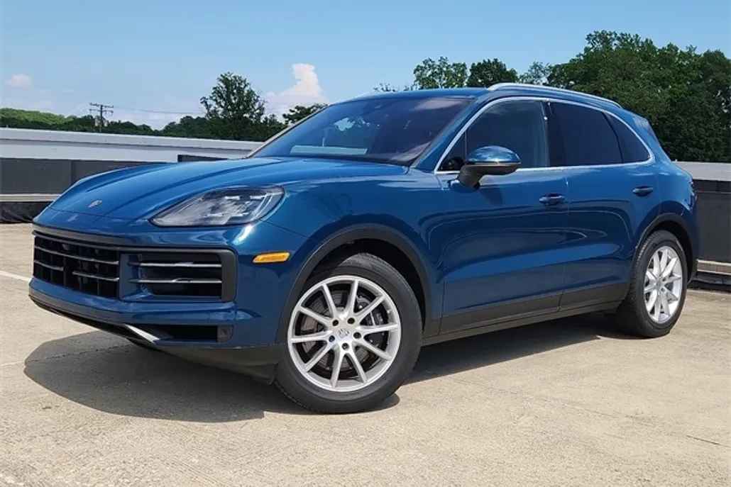 2024 Porsche Cayenne photo 1