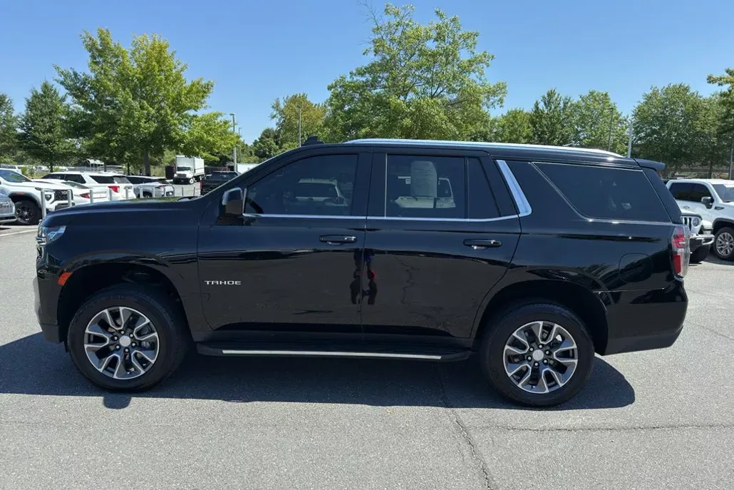 2021 Chevrolet Tahoe LT photo 1