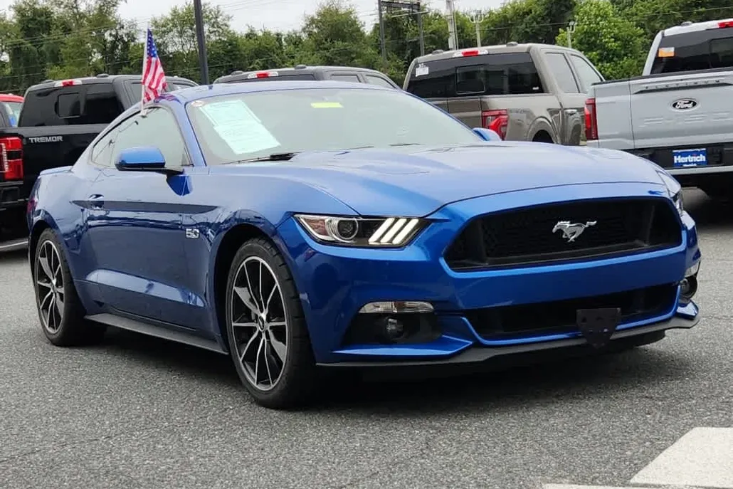 2017 Ford Mustang GT photo 1