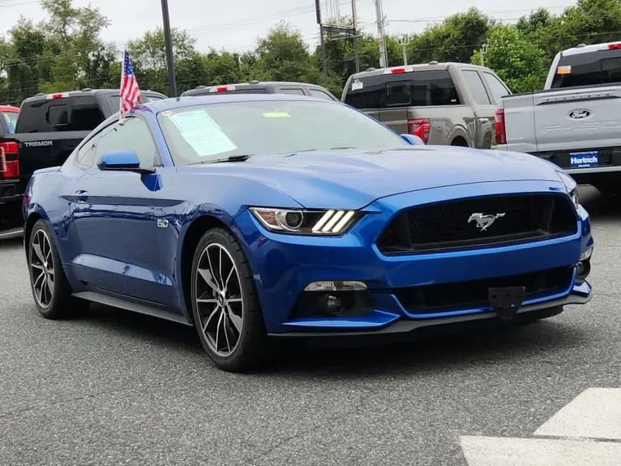 2017 Ford Mustang GT photo 1