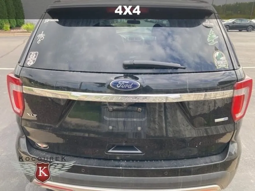 2017 Ford Explorer XLT photo 1