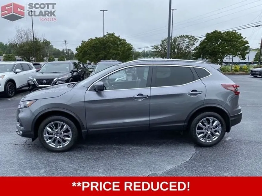 2022 Nissan Rogue Sport SV photo 1