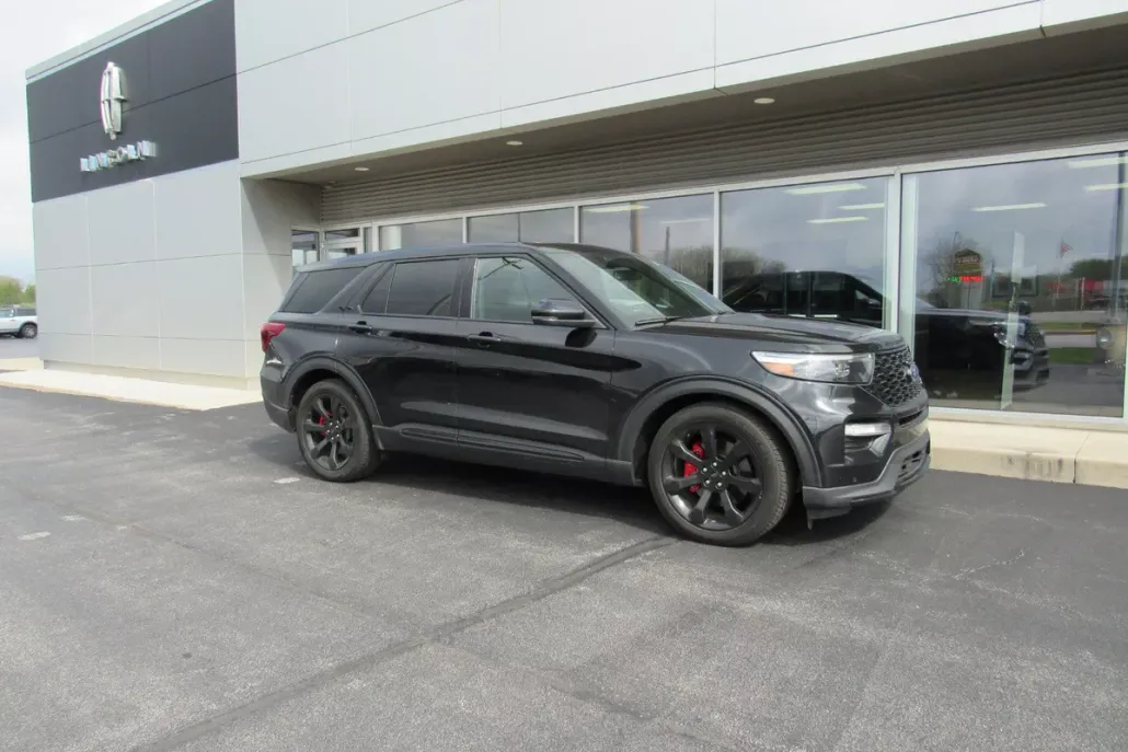 2022 Ford Explorer ST photo 1