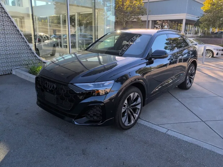 2025 Audi Q8 55 Premium Plus photo 1