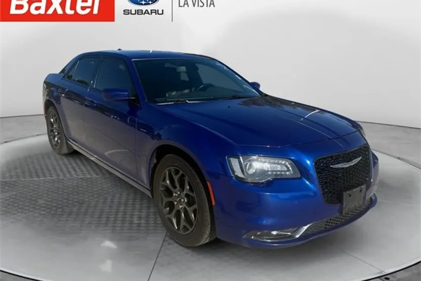 2018 Chrysler 300 photo 1