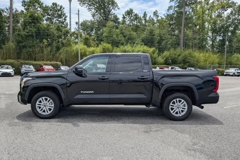 2024 Toyota Tundra SR5 photo 1