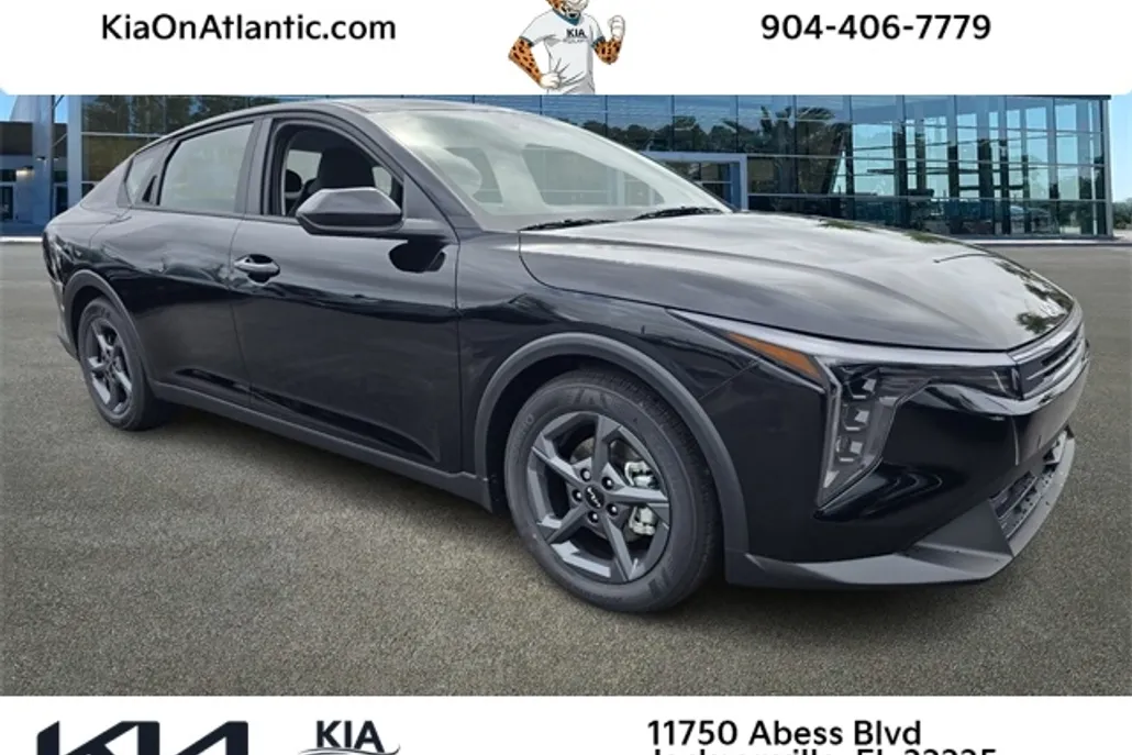 2025 Kia K4 LXS photo 1