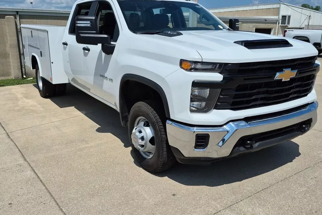 2025 Chevrolet Silverado 3500HD Work Truck photo 1