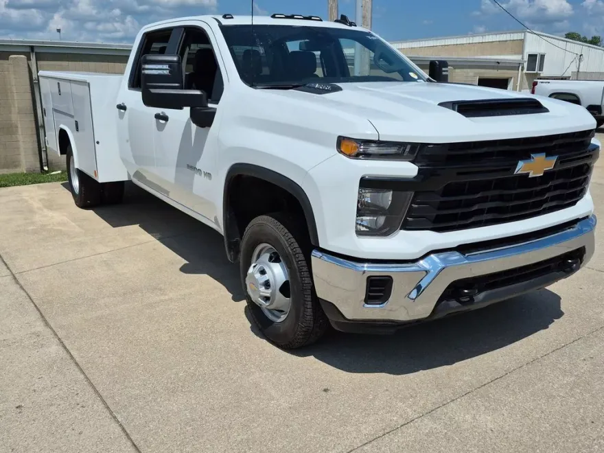 2025 Chevrolet Silverado 3500HD Work Truck photo 1
