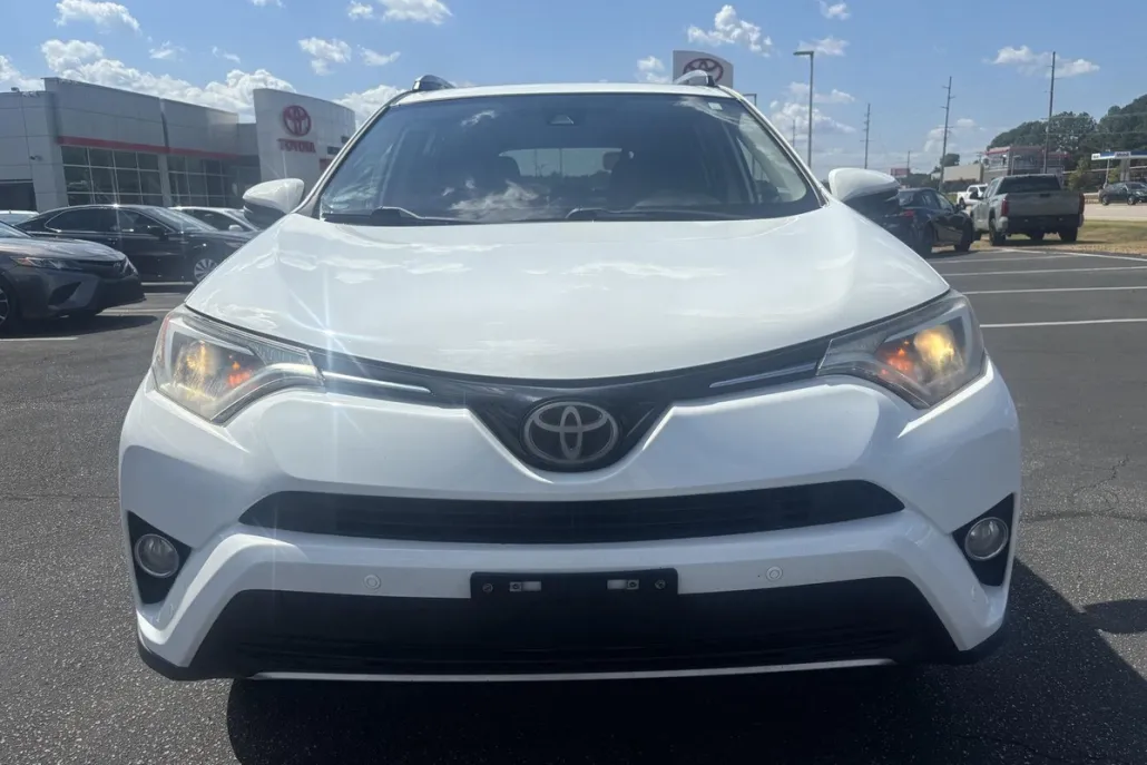 2018 Toyota RAV4 Adventure photo 1