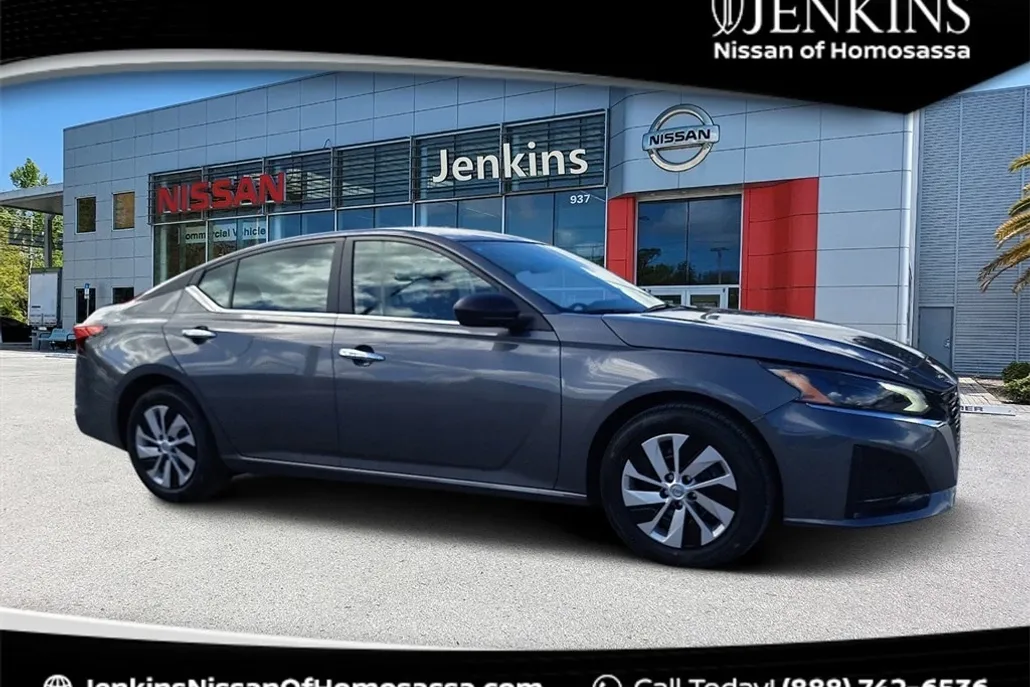 2025 Nissan Altima S photo 1