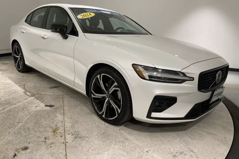 2024 Volvo S60 Core photo 1