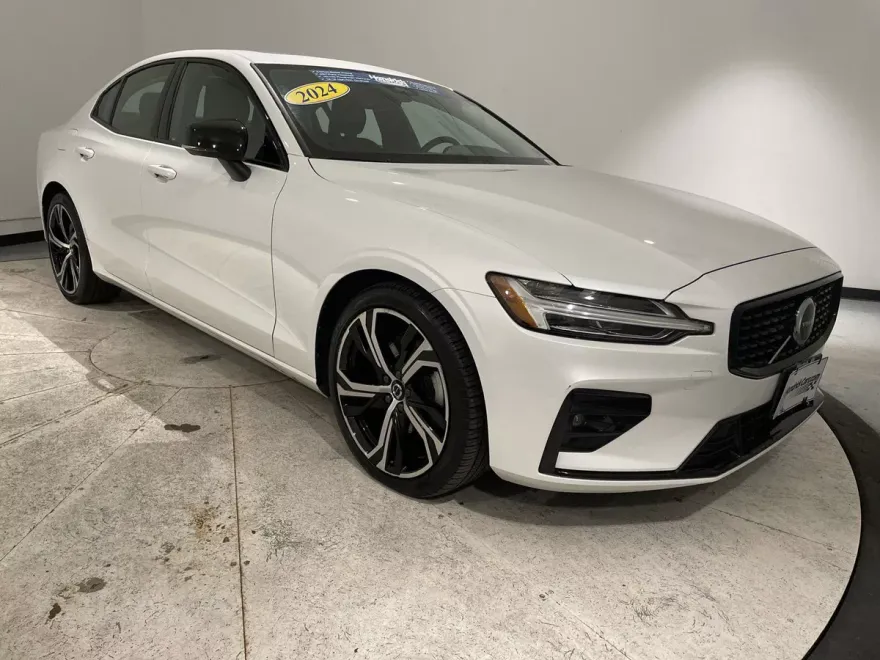 2024 Volvo S60 Core photo 1