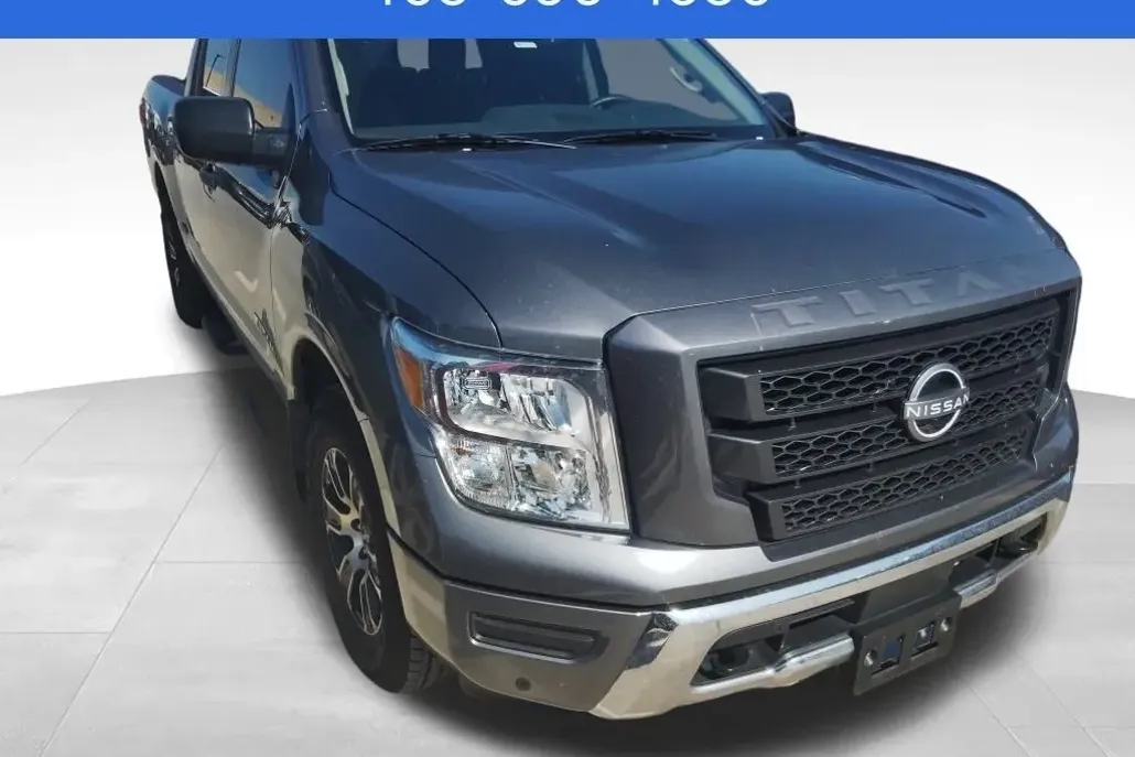 2023 Nissan Titan SV photo 1