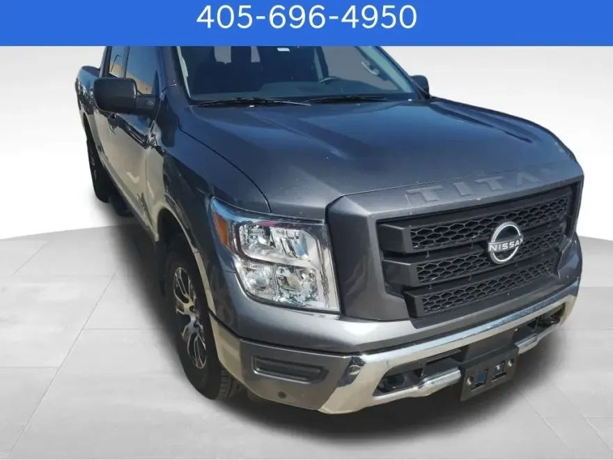 2023 Nissan Titan SV photo 1