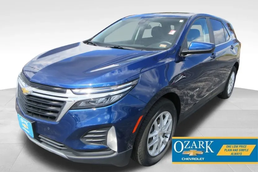 2022 Chevrolet Equinox LT photo 1