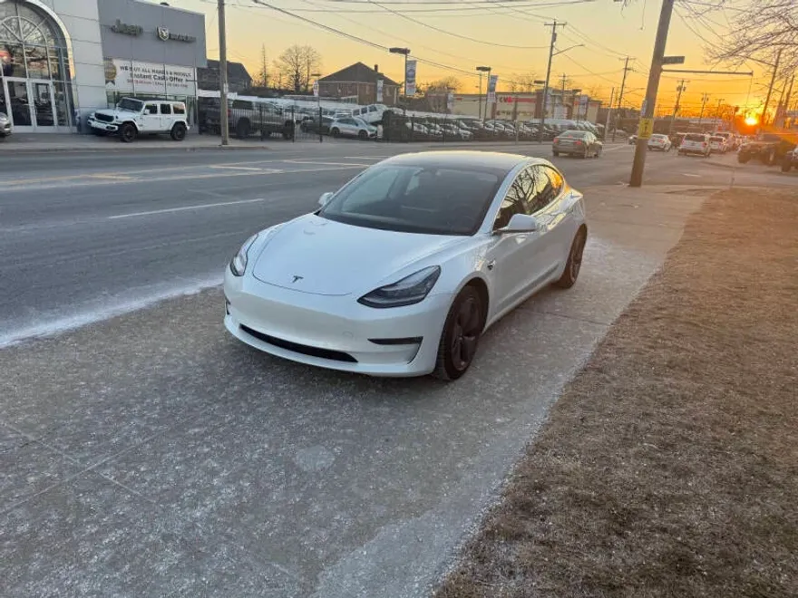 2020 Tesla Model 3 Long Range photo 1