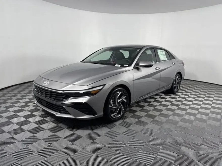 2025 Hyundai Elantra Limited photo 1