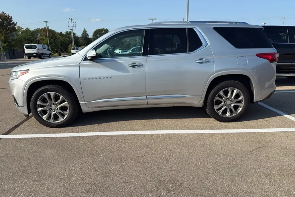 2018 Chevrolet Traverse Premier photo 1