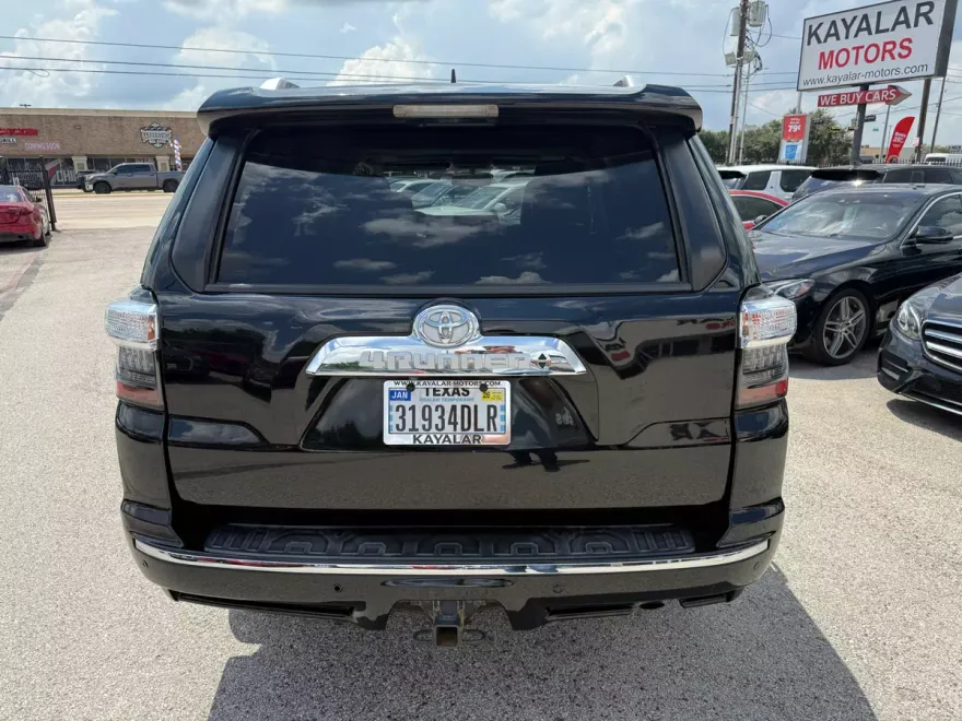 2016 Toyota 4Runner SR5 2WD photo 1