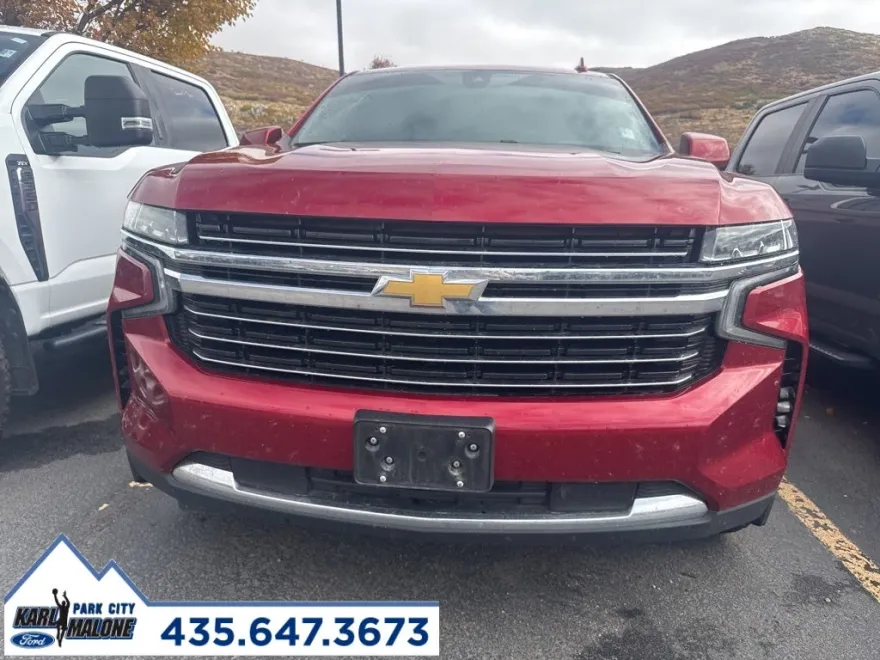 2021 Chevrolet Suburban LT photo 1