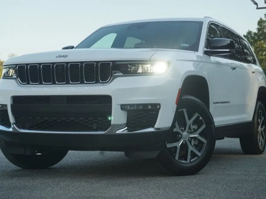 2024 Jeep Grand Cherokee Limited photo 1