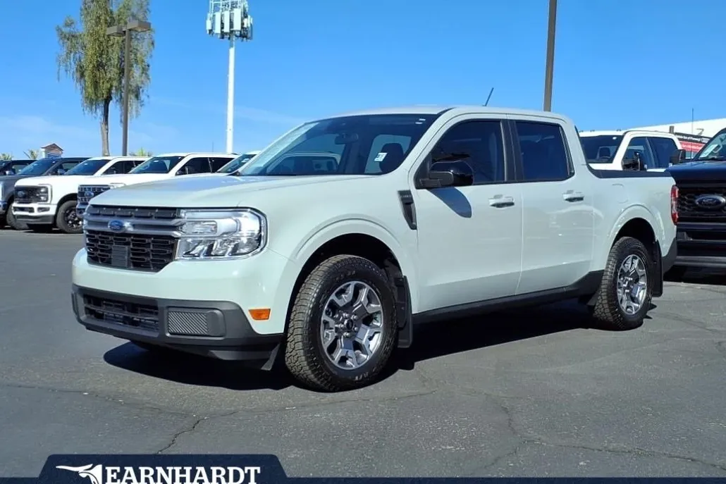 2024 Ford Maverick Lariat photo 1
