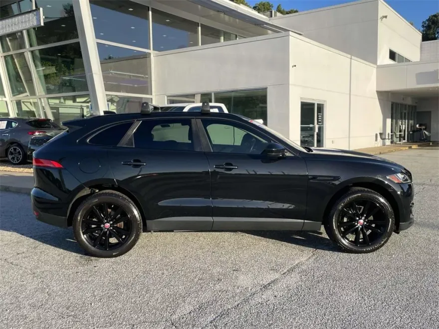 2018 Jaguar F-PACE Prestige photo 1