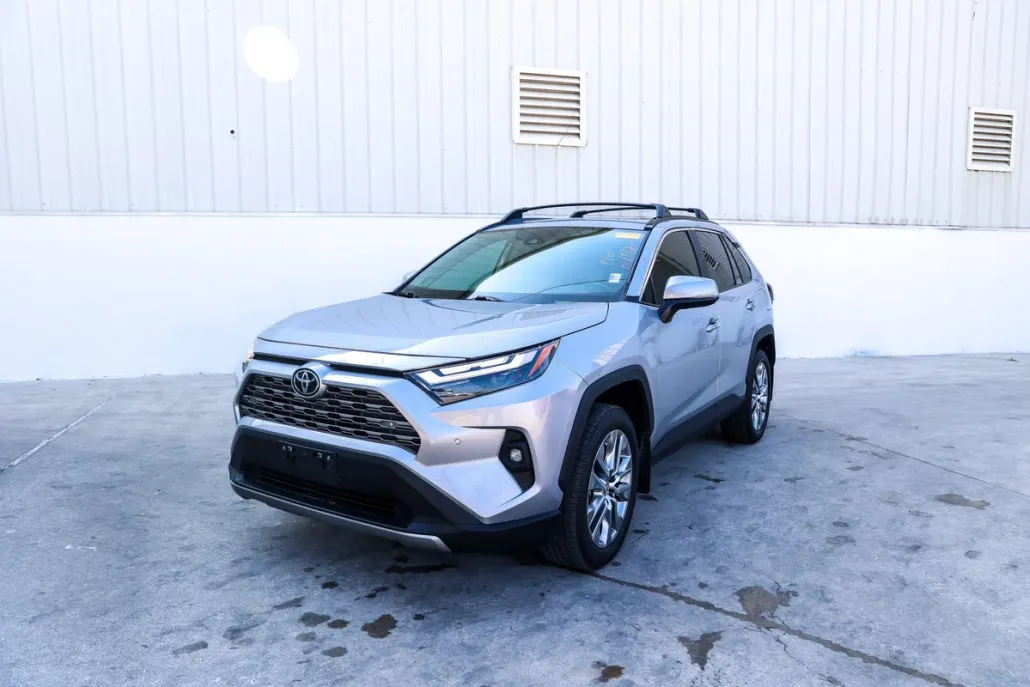 2023 Toyota RAV4 Limited photo 1