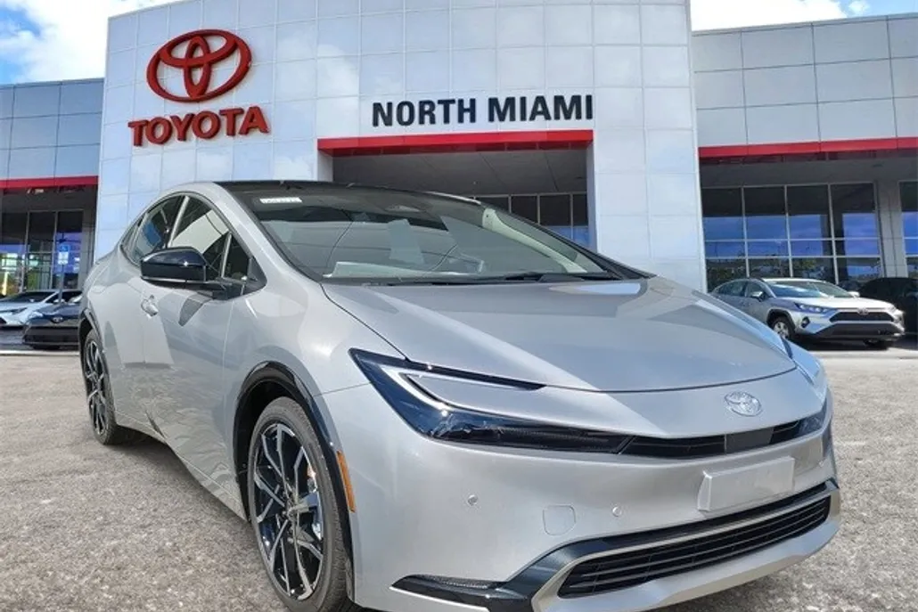 2026 Toyota Prius Plug-in Hybrid XSE photo 1