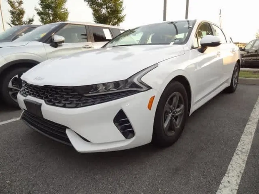 2023 Kia K5 LXS photo 1