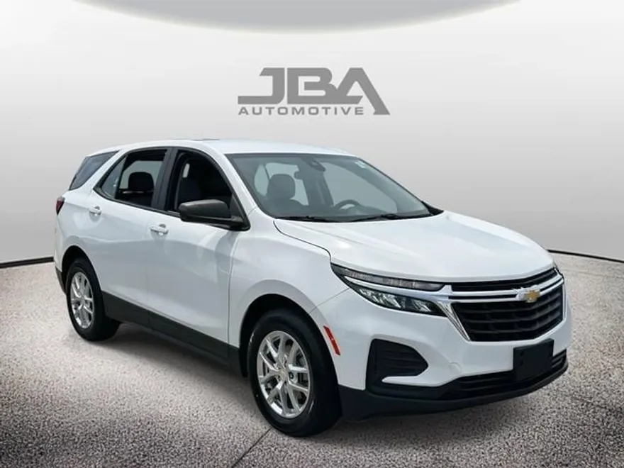 2022 Chevrolet Equinox LS photo 1