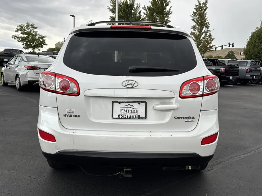 2011 Hyundai Santa Fe SE photo 1