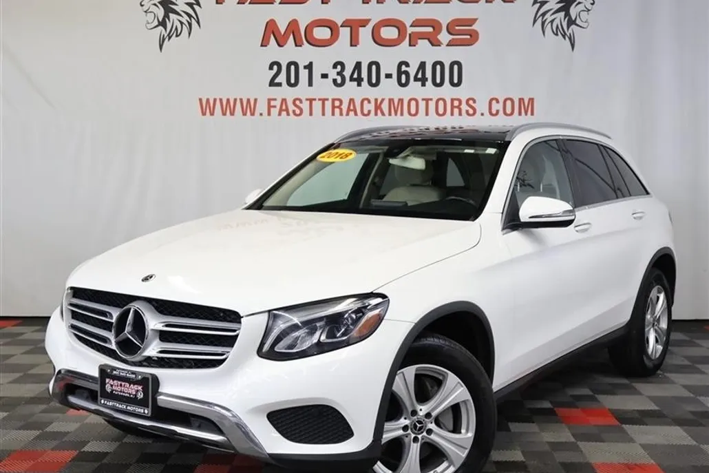 2018 Mercedes Benz GLC 300 4MATIC photo 1