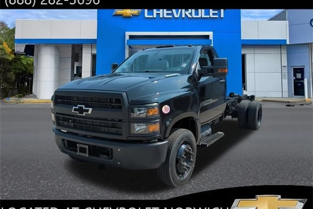 2024 Chevrolet Silverado 5500HD Work Truck photo 1