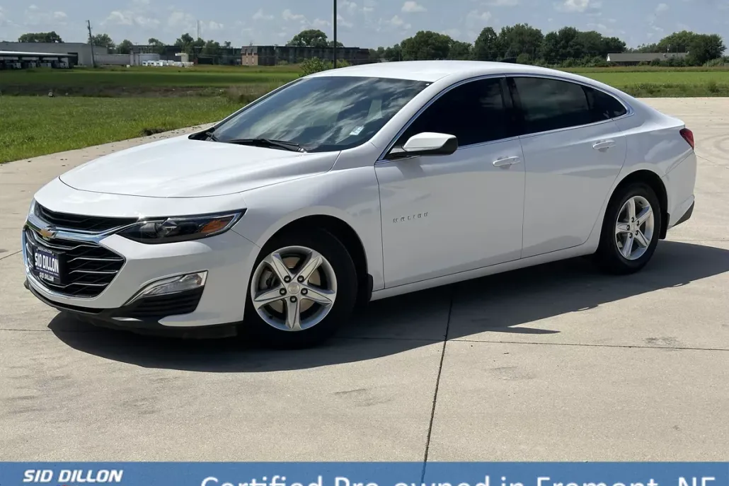 2024 Chevrolet Malibu LS photo 1